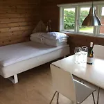 Vikaer & Camping 3*
